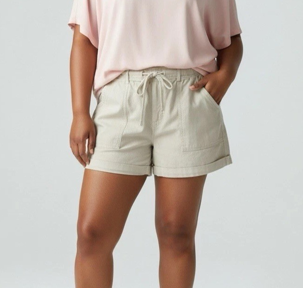 American Eagle Cream Denim Stretch Drawstring Waist Zip Close 5 Pocket Shorts 18